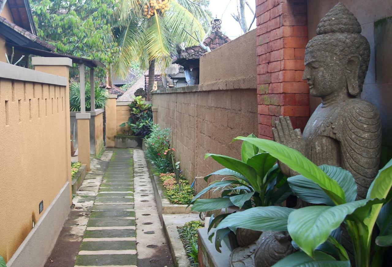 Utu Homestay Ubud Esterno foto